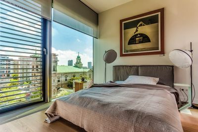 Roller Blind Systems, SG 4960, Multiscreen 1-10%, Room shot "Cosmopolitan Tower", Warsaw, Poland