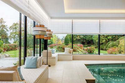 Vouwgordijnsystemen, SG 2360, Colorama 2, Villa at the lake, Lucerne, Switzerland