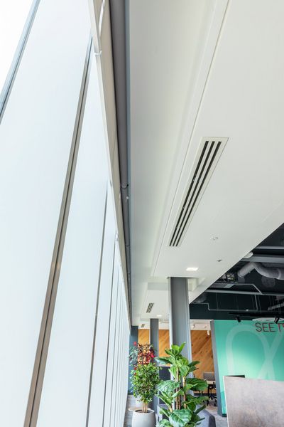 Rolgordijnsystemen, SG 4960, Versascreen 1-10%, Virgin Money, Glasgow, Scotland, United Kingdom