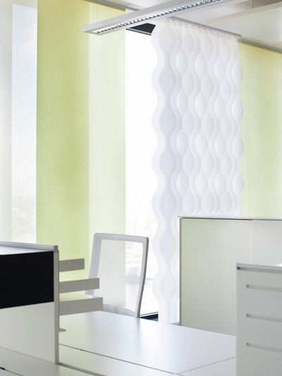 Verticale lamelgordijnsystemen, SG 2910, Multi Visio, Room shot "Kranhaus", Cologne, Germany, Vertical Waves