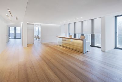 Roller Blind Systems, SG 4970, Multiscreen 1-10%, Room shot "Orrick House", Düsseldorf, Germany